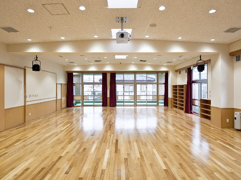 丸山幼稚園　園舎　ホール