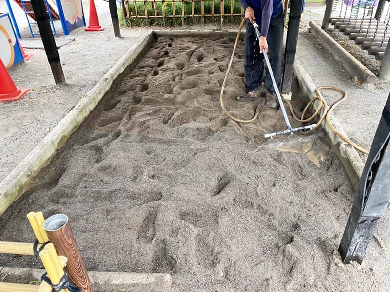 丸山幼稚園　砂場の消毒・除菌